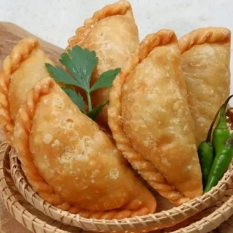 [D9] Curry Puff with Egg Main Image